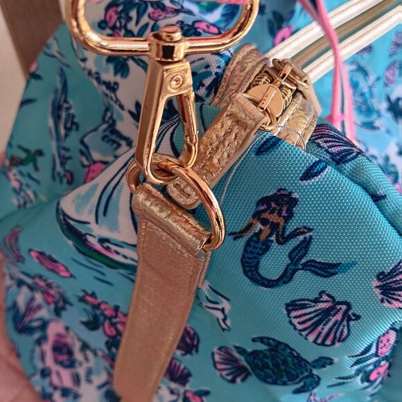 Lilly Pulitzer Overnight Duffle Amalfi Blue Lilly's Roadtrip EUC - Picture 10 of 17